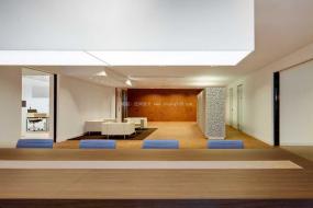 最新贸易公司办公室室内装饰图片