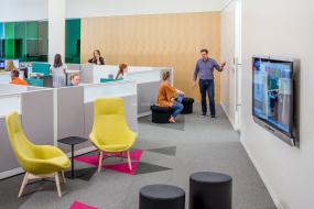 广告公司办公室装修实景图片