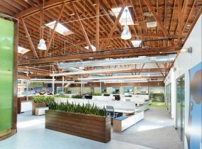 金融公司办公室内部设计图片