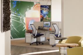 服装公司办公室装修高清效果图