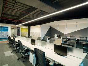 稳重厚重办公室装修实物图片