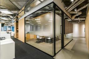 稳重厚重办公室室内设计装修实景图片