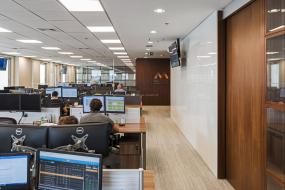 稳重厚重办公室室内装饰设计效果图片