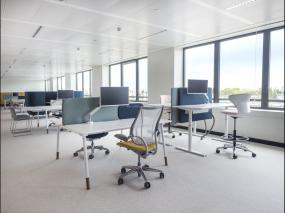 稳重厚重办公室最新室内装修效果图片大全