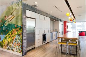 高端外国公司玻璃隔断装修效果图