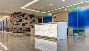 最新外国公司前台装饰设计图