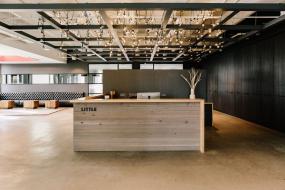 最新化工企业公司前台装饰实景图