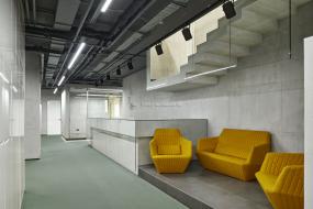 最新服装公司前台装修设计图片