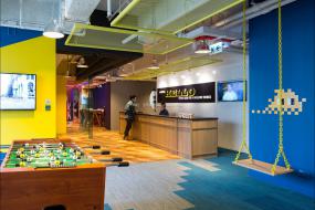 最新服装公司前台设计图片