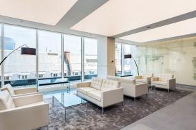 服装公司前台设计与装修效果图