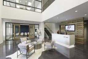 服装公司前台装饰设计效果图大全