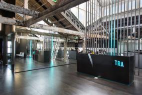 电影公司前台装修实物图片