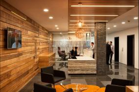 高端体育运动公司前台装修图片