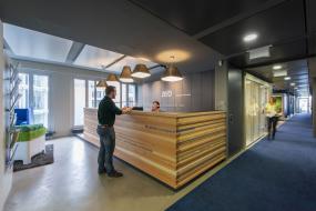 体育运动公司前台设计装潢图片