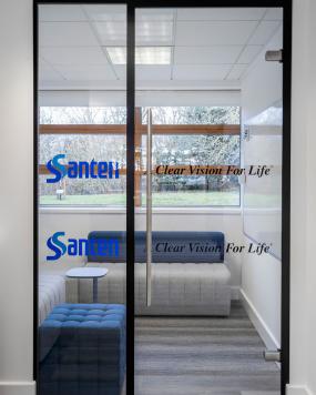 IT公司办公室玻璃隔断设计与装修效果图大全