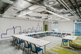 电子科技公司办公室玻璃隔断室装修效果图