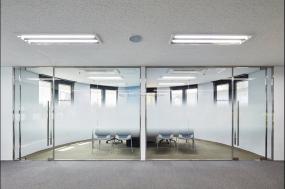 贸易公司玻璃隔断装饰设计图