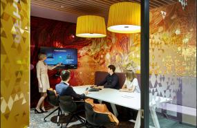 外国公司玻璃隔断装修实景图片大全