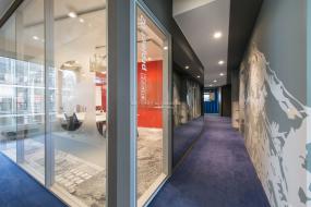 传媒文化公司玻璃隔断装饰设计效果图