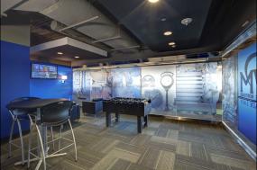 最新外国公司玻璃隔断装饰效果图