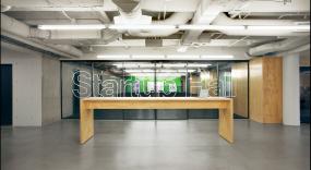 外国公司玻璃隔断室装修效果图大全