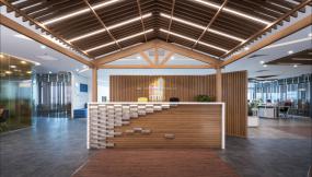 高端贸易公司吊顶装修图片