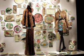 服装店橱窗设计装修图片