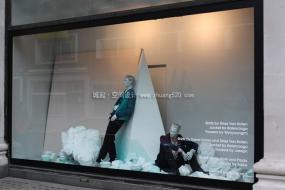 服装店橱窗装修效果图片