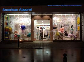 专业服装店橱窗装修设计图片