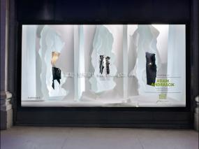 服装店橱窗设计效果图片