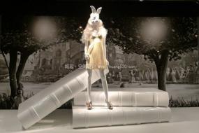 服装店橱窗装饰装修图片