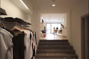 最新小型女装店装修设计效果图