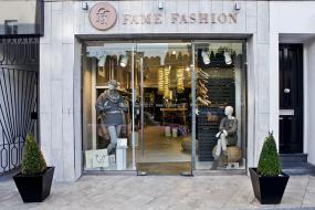 高端小型女装店装修图片