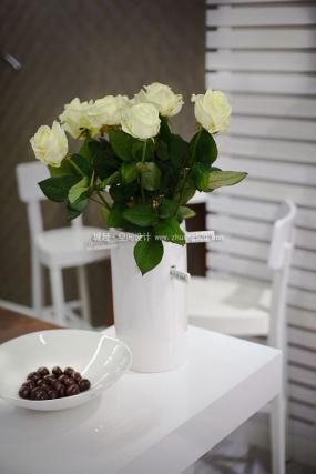 最新小型女装店效果图