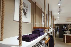 小型女装店装饰装修图片