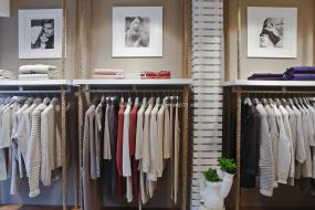 小型女装店装饰效果图片