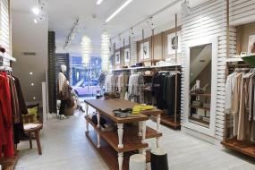 2018小型女装店装修效果图