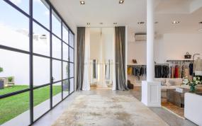 中型女装店设计与装修效果图