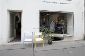 高档小型女装店装修图片