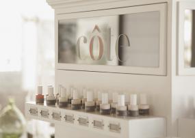 外国美甲店装修图片