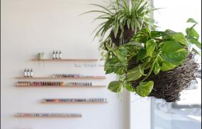 最新外国美甲店装修设计效果图