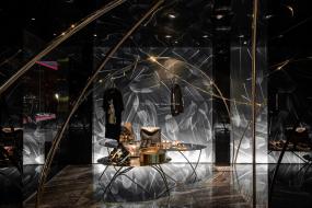 品牌女装店装修实景图片