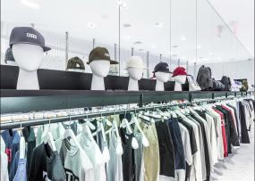 高档男装专卖店装修效果图大全