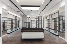 女装专卖店装潢效果图