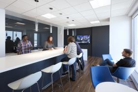 写字楼强化木地板装修设计图片