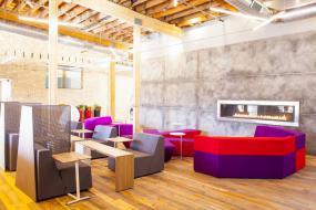 2018年写字楼强化木地板装修效果图