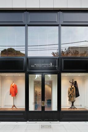 高档品牌女装专卖店装修图片