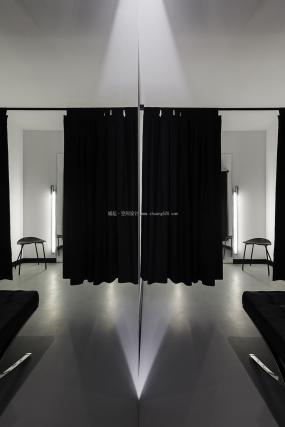 高档品牌女装专卖店装修效果图