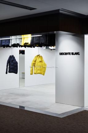 品牌女装专卖店室内装修效果图大全