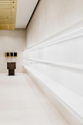 最新品牌女装专卖店装修设计图片